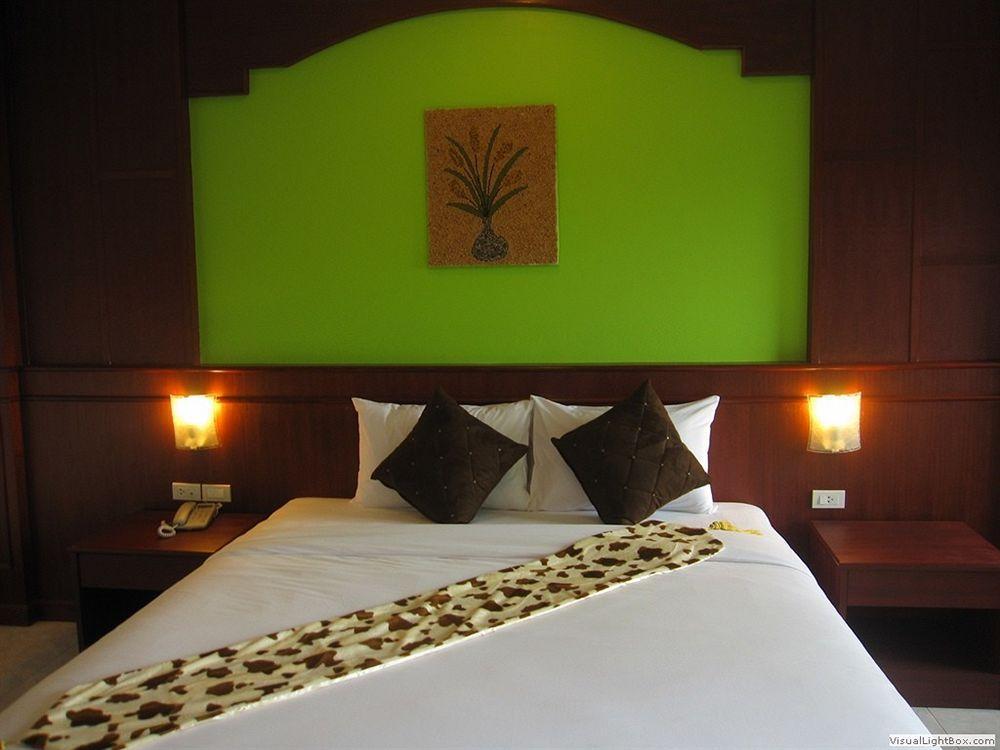 Forest Patong Hotel Bagian luar foto