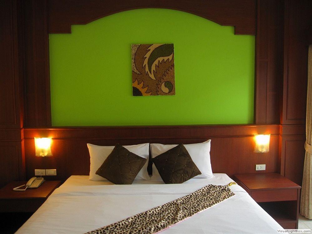 Forest Patong Hotel Bagian luar foto