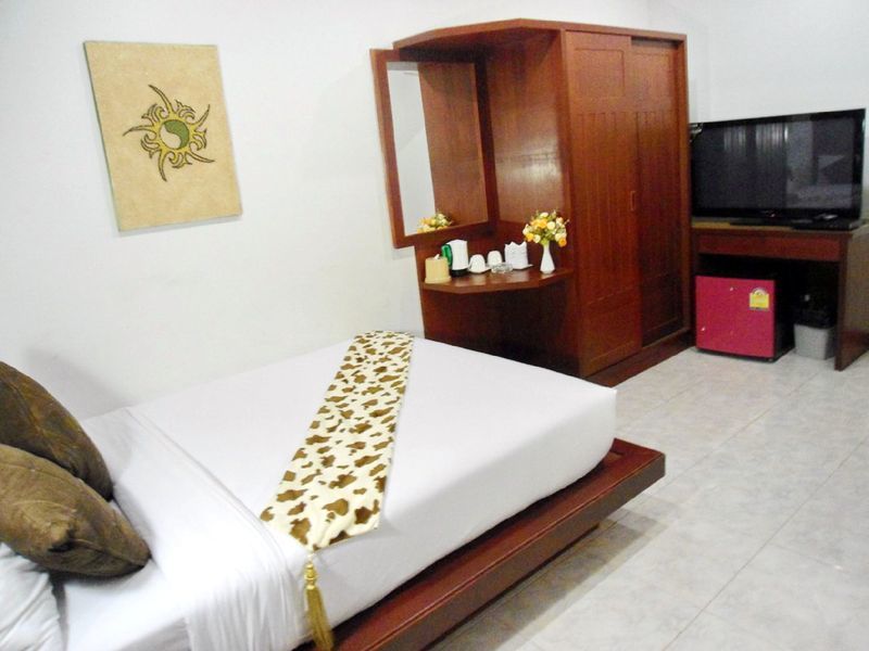 Forest Patong Hotel Bagian luar foto