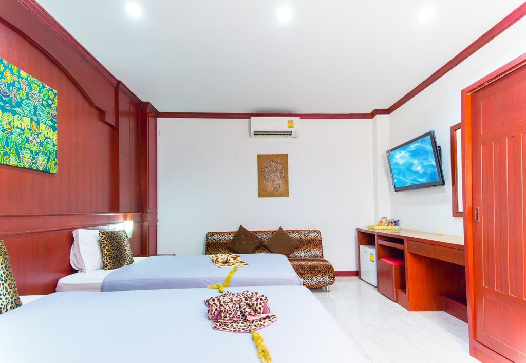 Forest Patong Hotel Bagian luar foto