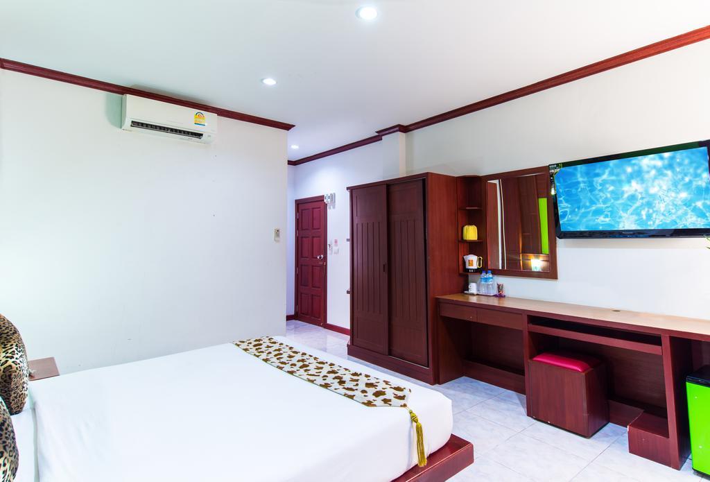 Forest Patong Hotel Bagian luar foto